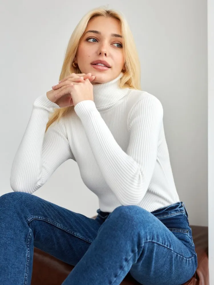 Women's Knitwear Turtleneck Pullover - White