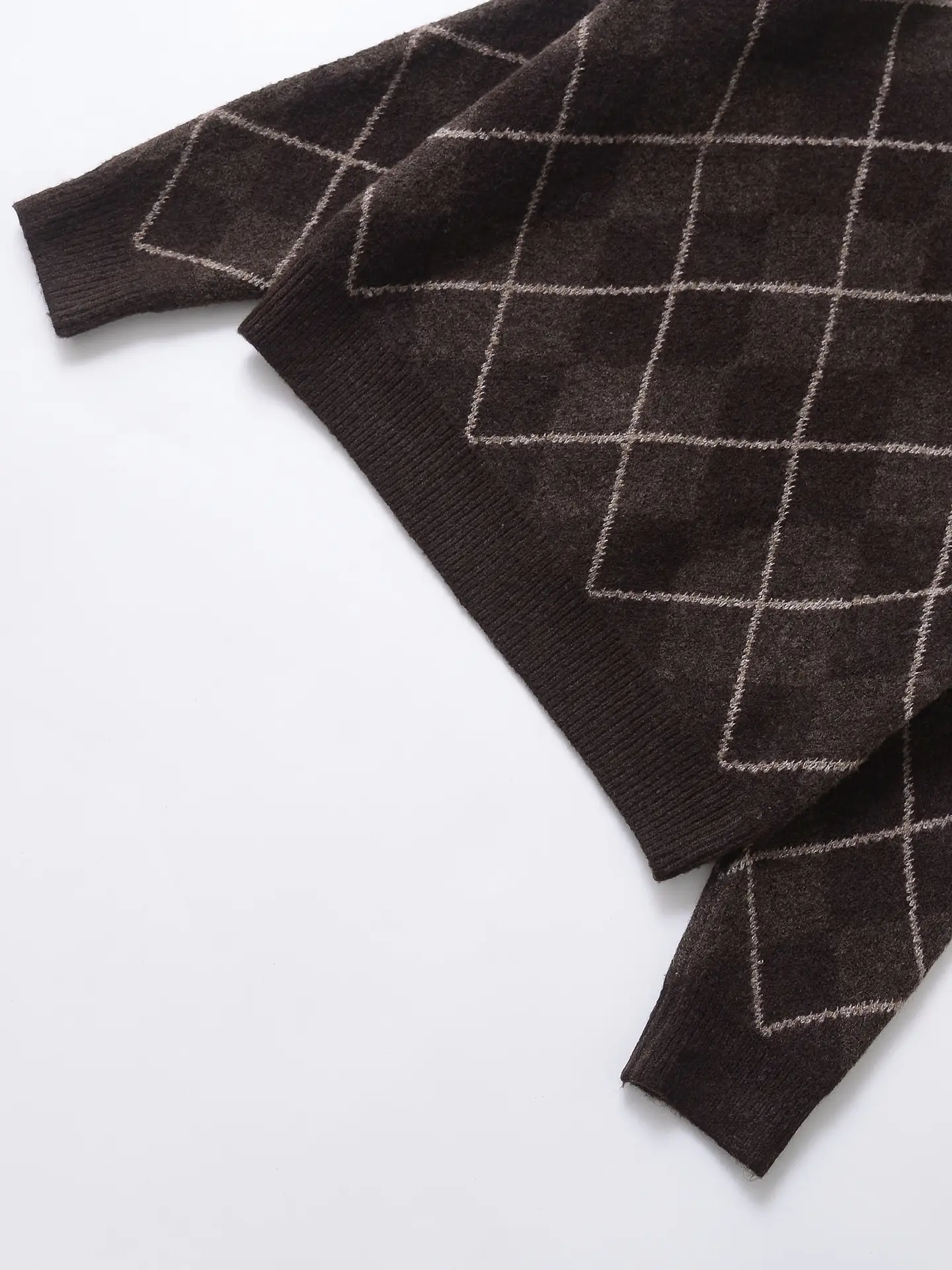 Womens Winter Crew-Neck Coffee-Colored Diamond-Plaid Textured Long-Sleeve Sweater