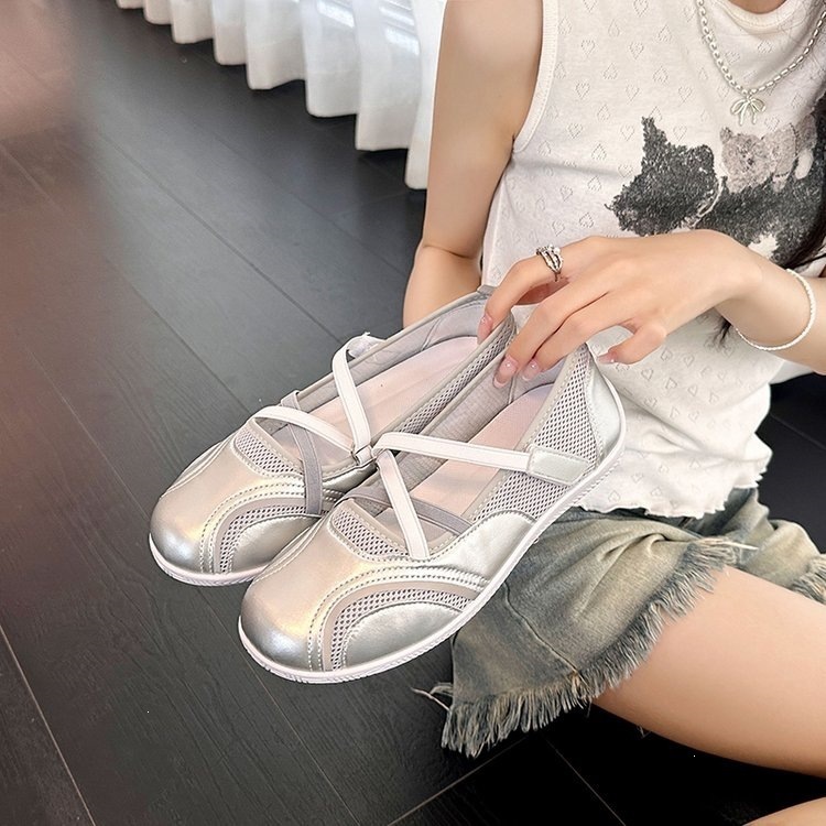 Hollow Mesh Upper Velcro Flat Versatile Casual Mother Women's Shoes