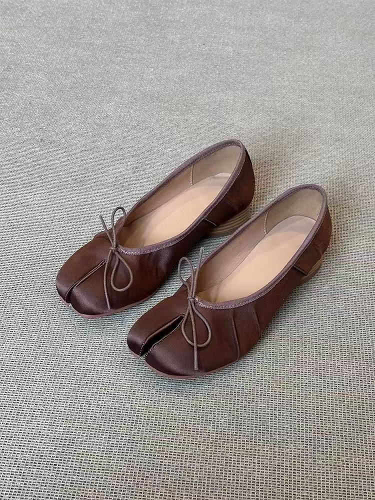 Womens Retro Low-Top Versatile Mid-Heel Shoes