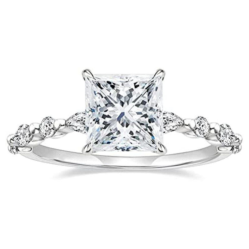 Shiny Diamond-encrusted Engagement Ring Geometric Square