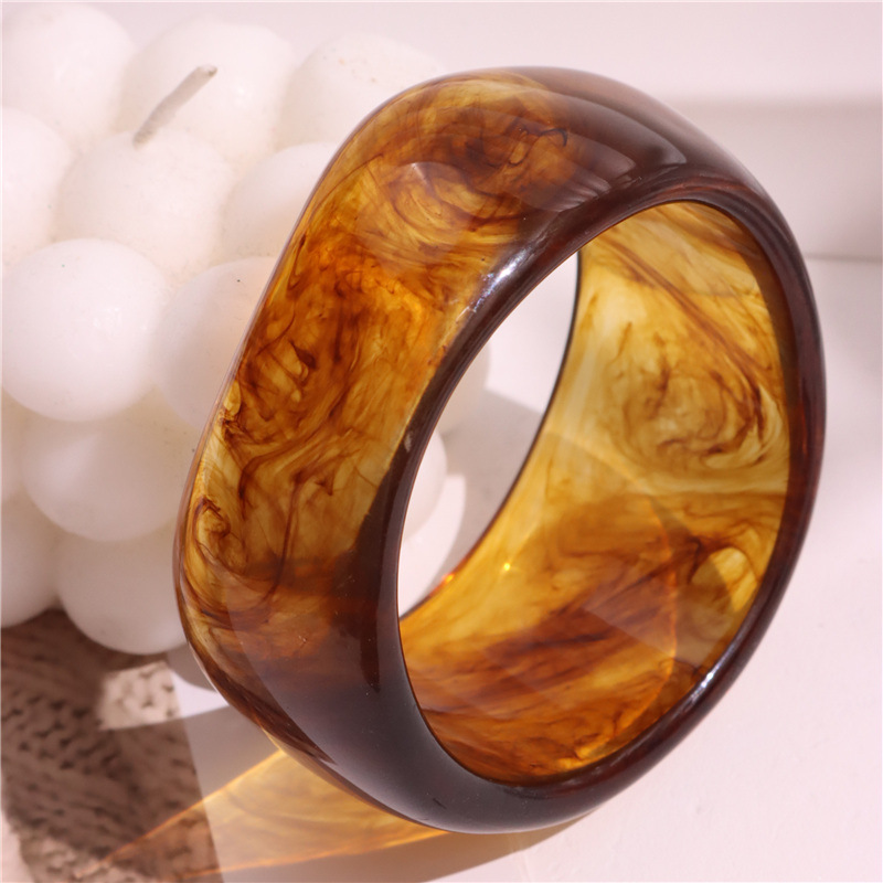 Resin Oval Wide Geometric Blooming Bracelet