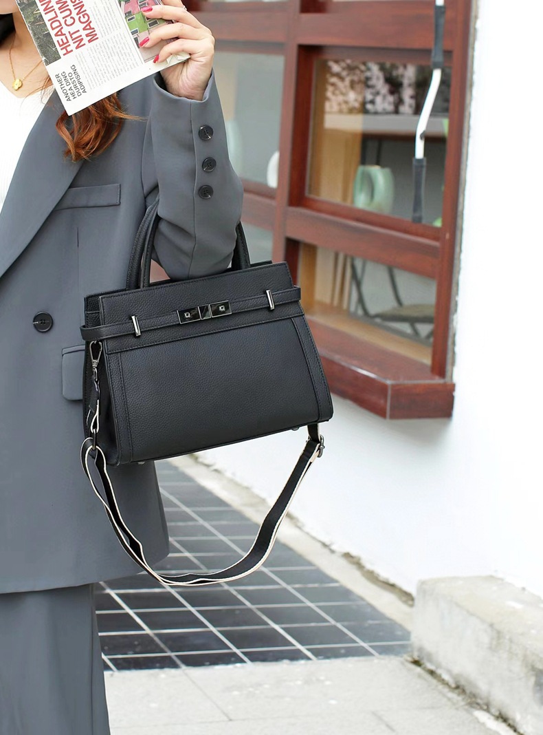 Cowhide tote bag detail