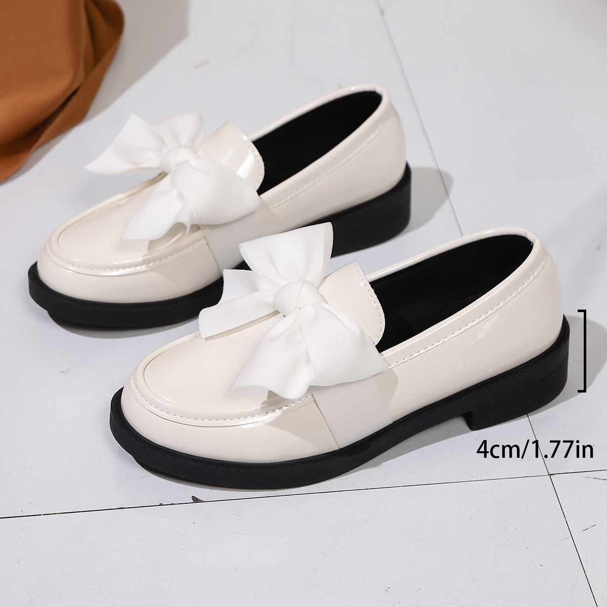 Wedge Flats with Buckle Strap, picture 8 of 9