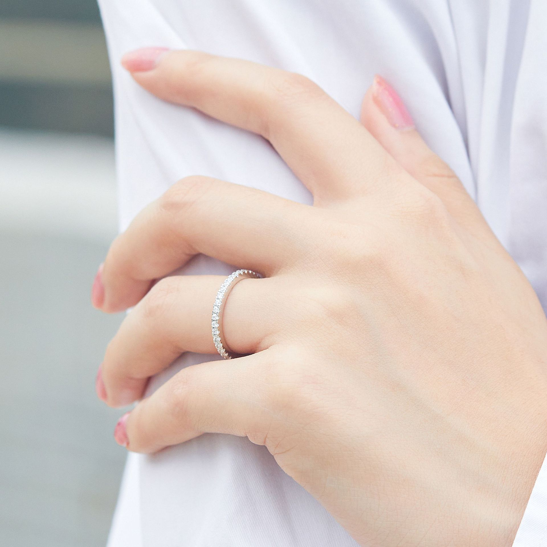 Womens Full-Crystal Simple Fashionable Casual Ring thumbnail 6
