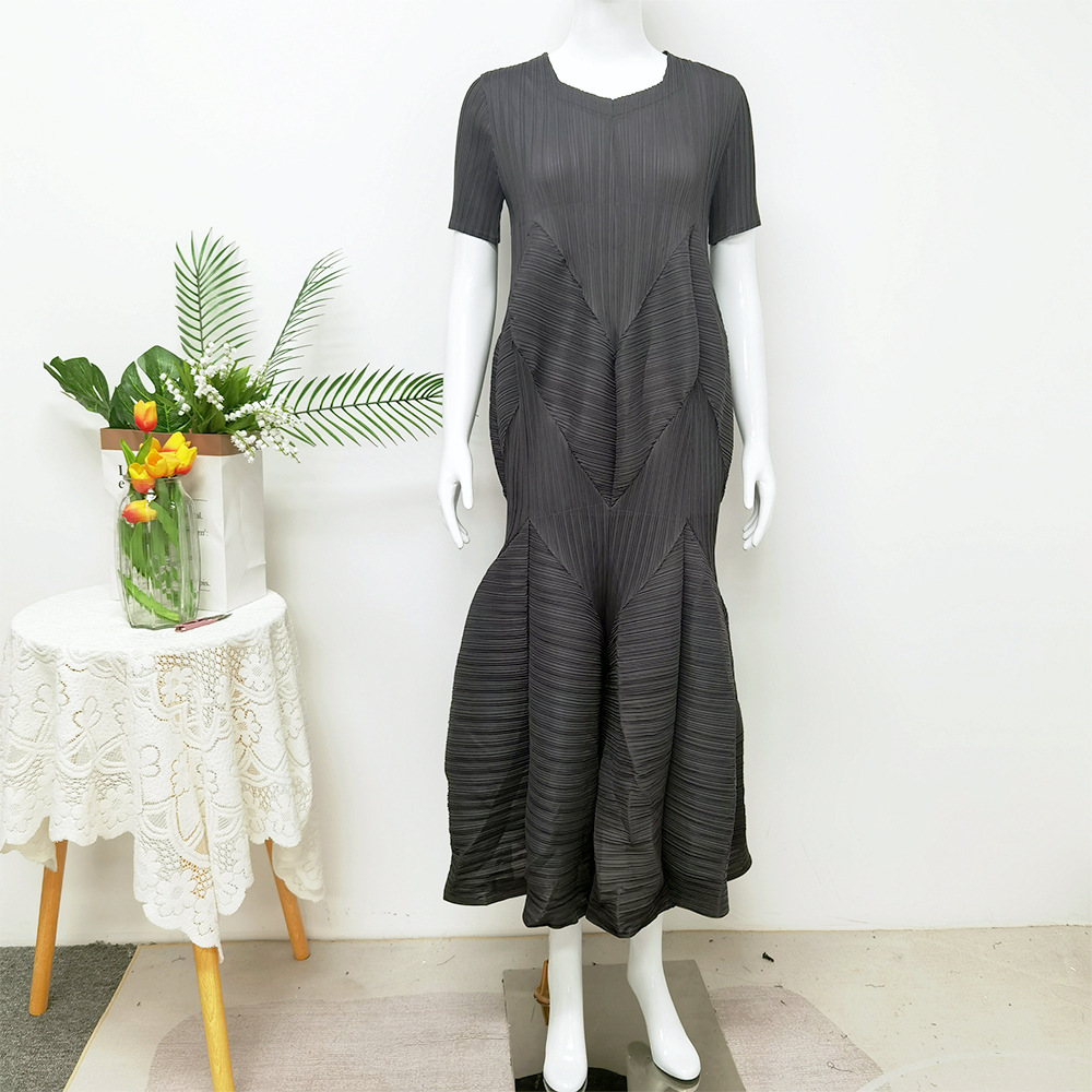 Pleated Short-Sleeve Dress, picture 8 of 9