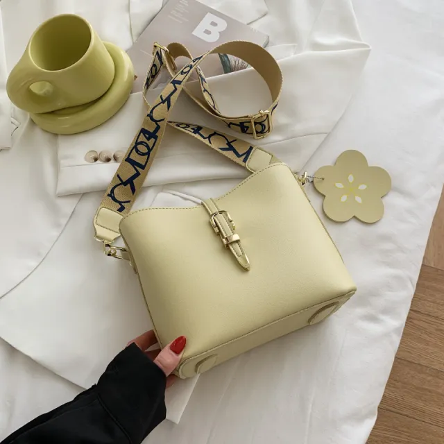 Large Capacity Shoulder Bag Wide Shoulder Strap Crossbody Bag Yellow - Shop at LoveMi