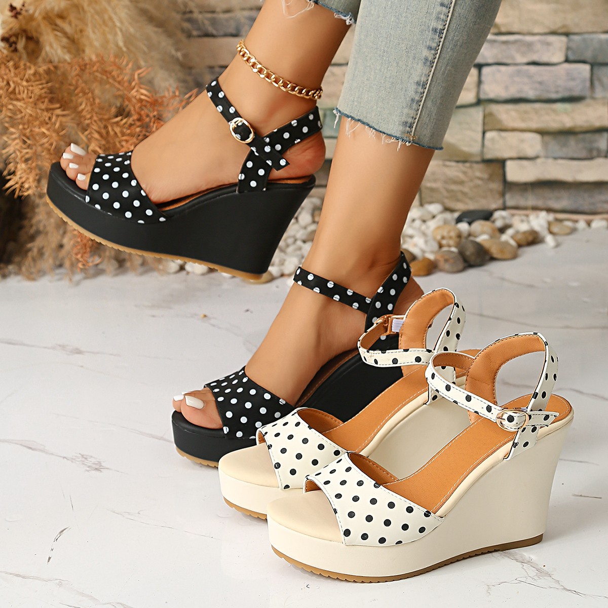 Womens Platform Wedge Sandals With Polka Dots And A Waterproof Sole
