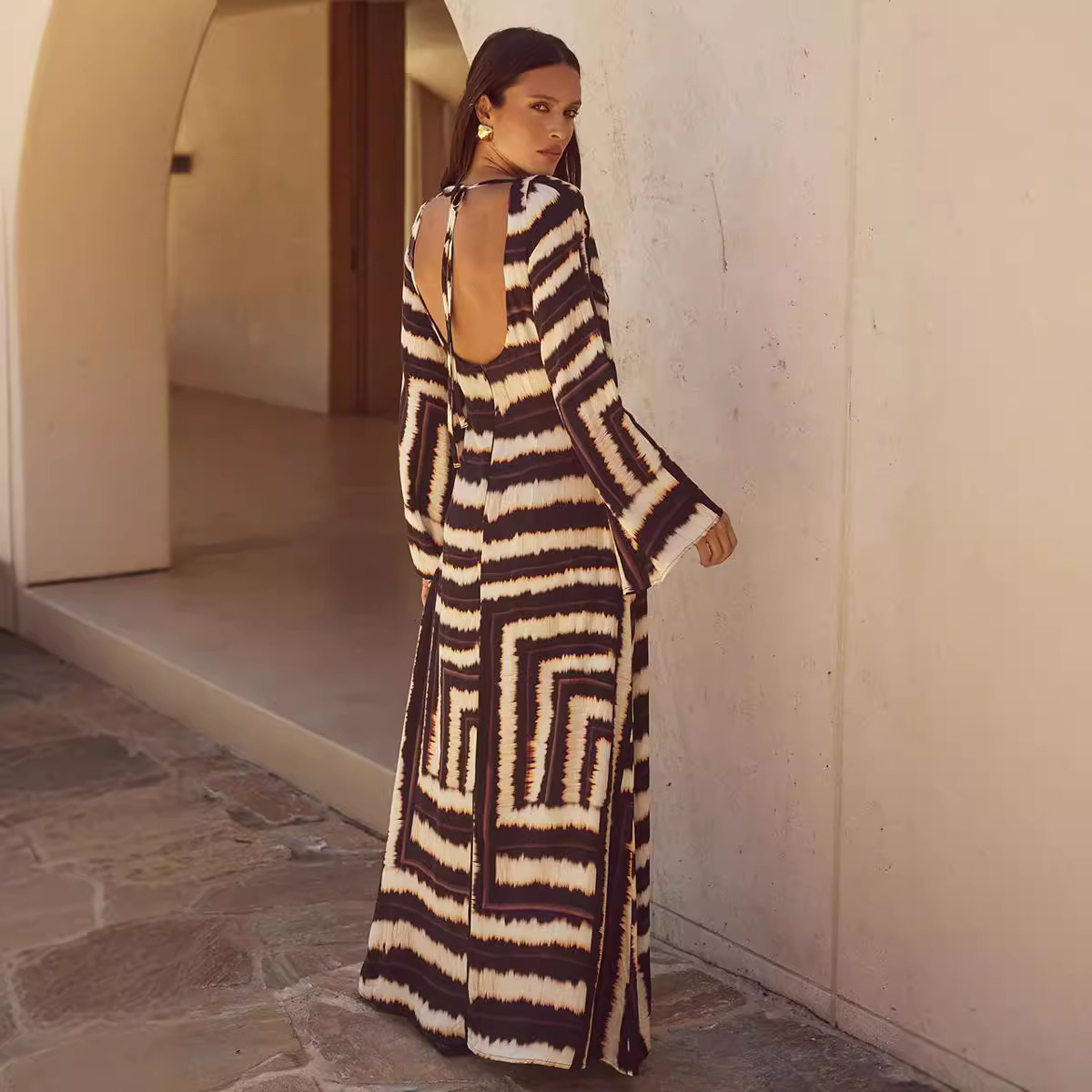 Fashion Striped Printed Backless V-neck Robe Dress