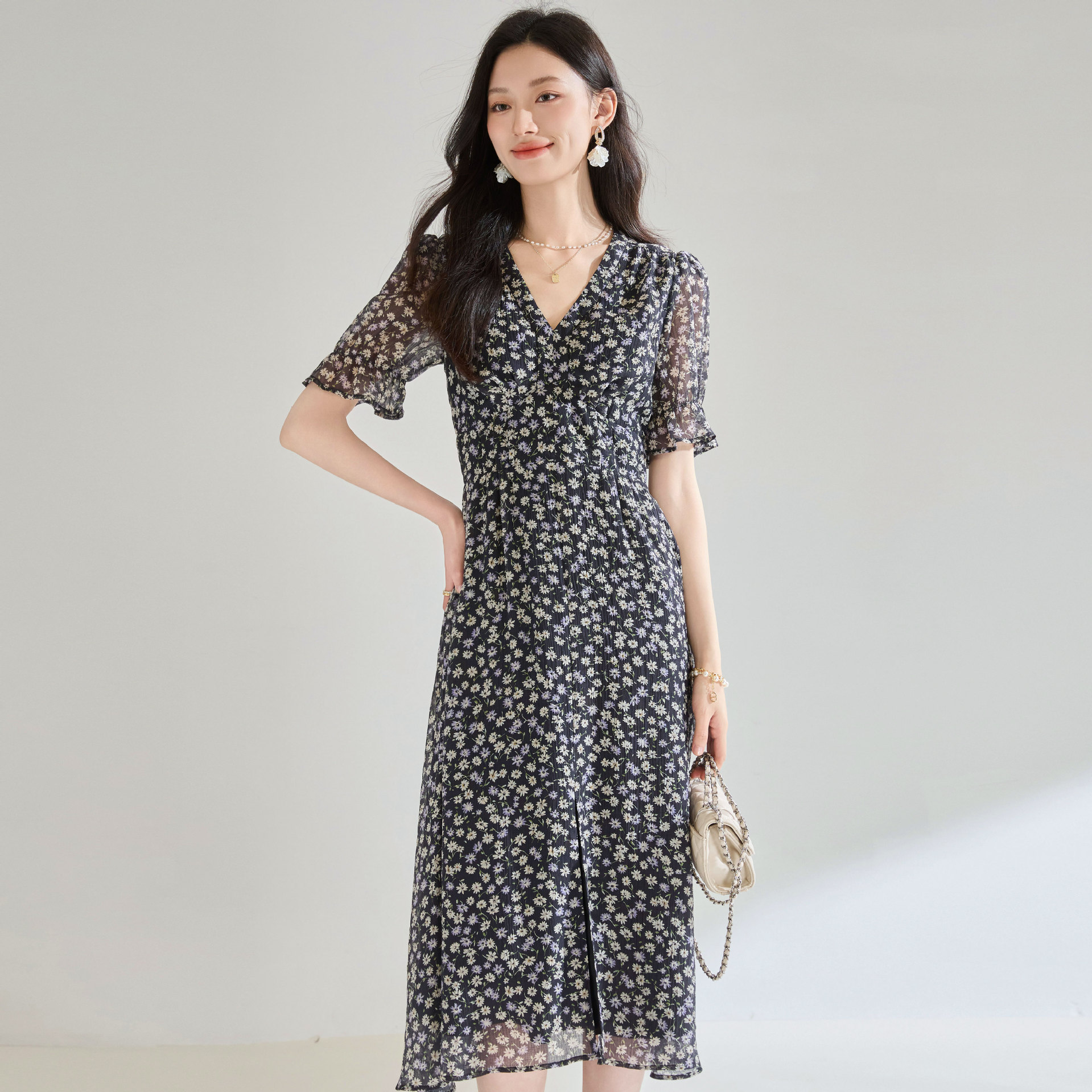 Waist-tight Slimming V-neckline Light Chiffon Printed Midi Skirt