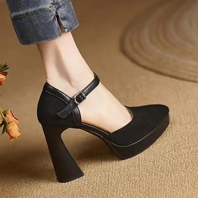 Womens Closed-Toe High-Heel Sandals With Chunky Heels
