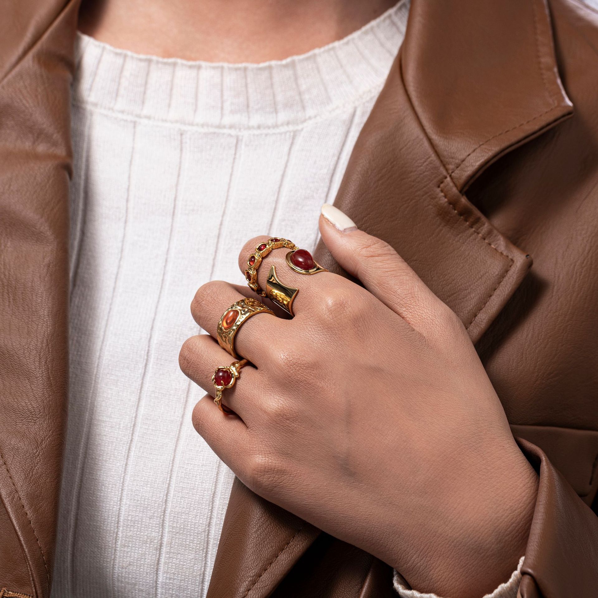 Retro High-grade Red Agate Titanium Steel Ring
