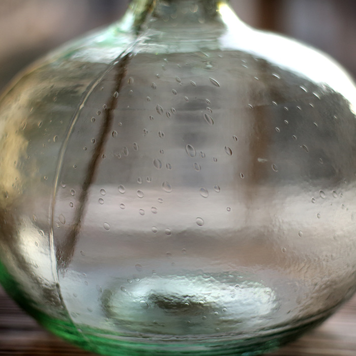 Retro Artisan Designed Decorative Glass Vase 3