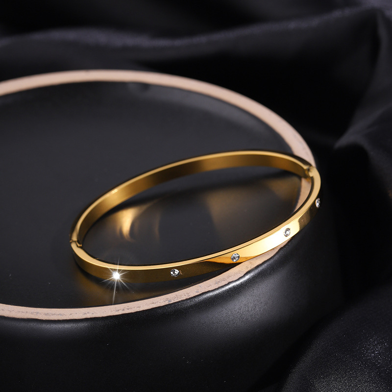 Fashion Simple Rhinestone 18k Non-fading Bracelet