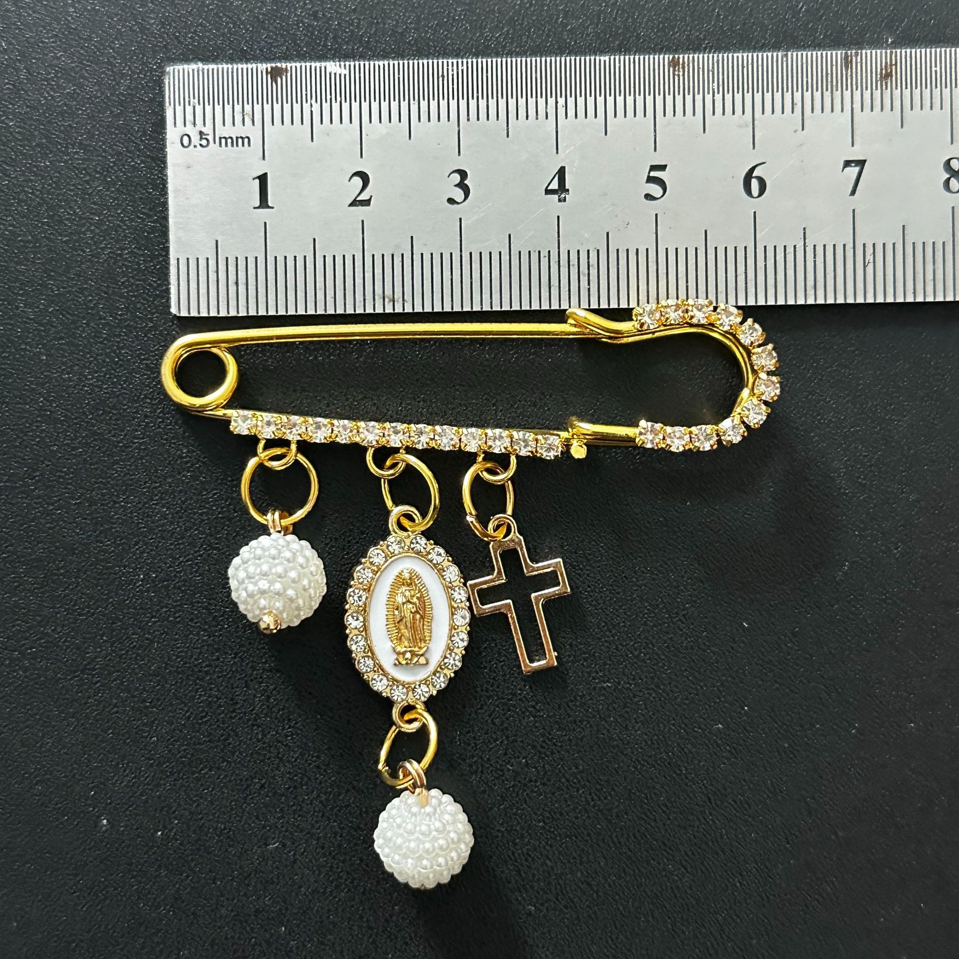 Retro Cross Faith Brooch Set With Rhinestones In European And American Style