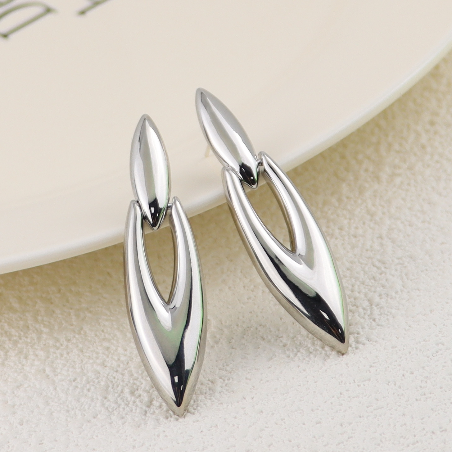 Retro Hong Kong Style Temperament Earrings Cold Style Simple Earrings