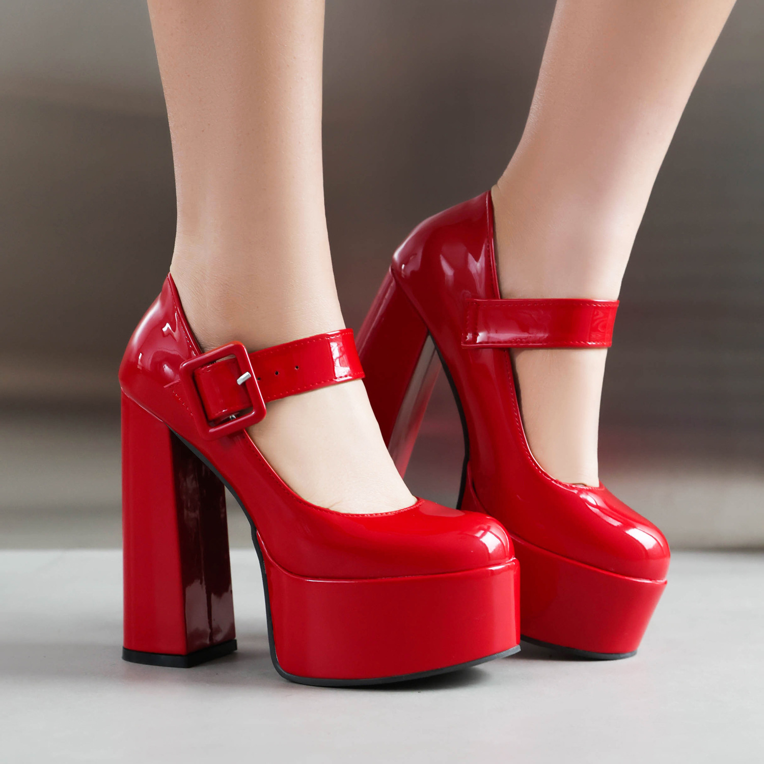 Fashion Thick-soled Solid-color Low-cut Leather Belt-buckle Pumps