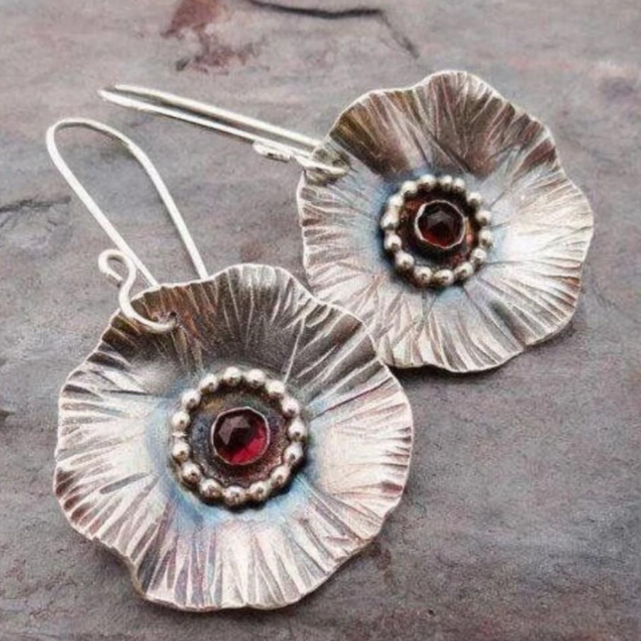 Simple Personality Flower Ancient Silver Inlaid Ruby Earrings
