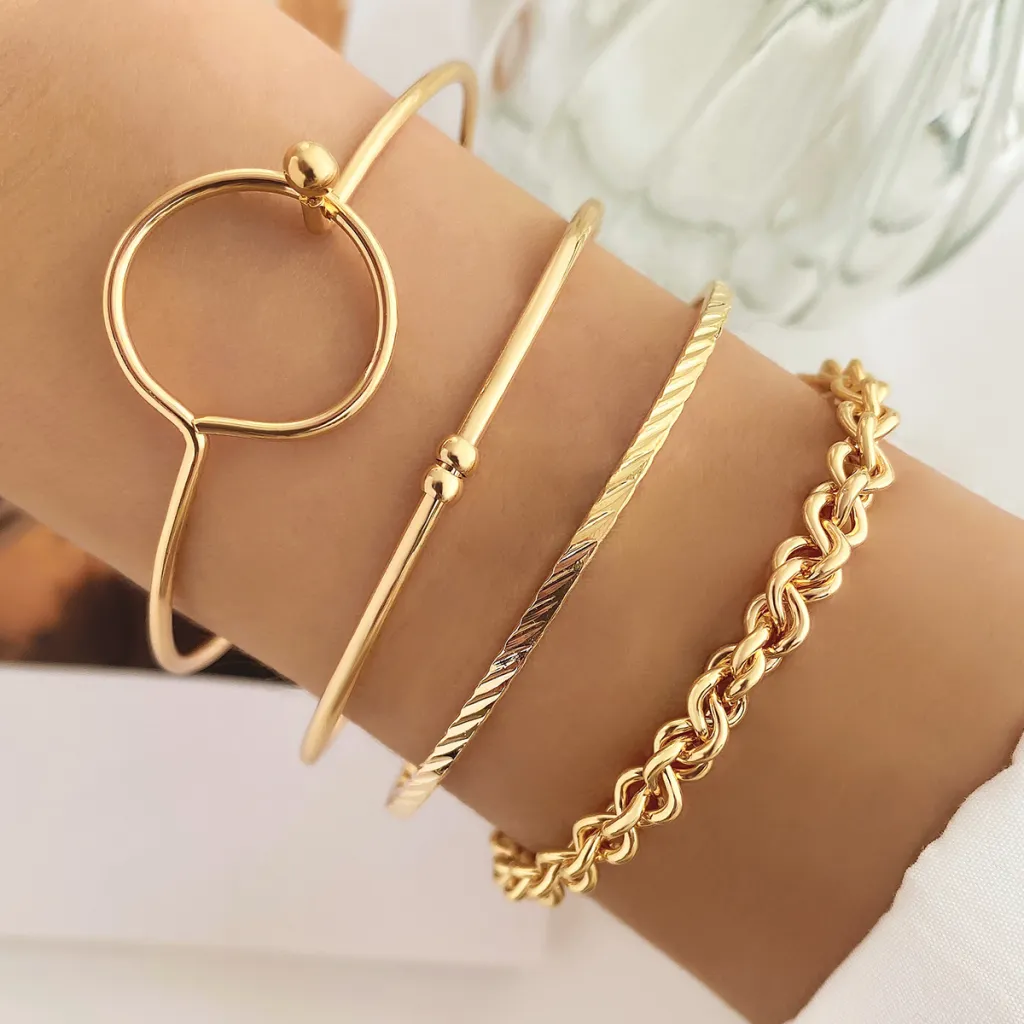 Fashion Hollowed-out Round Geometric Open Bracelet - Gold