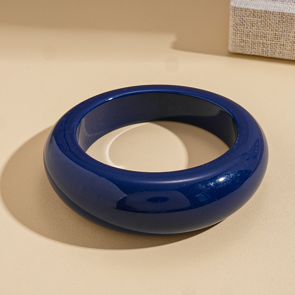 Resin Geometric Round Bracelet, picture 5 of 6