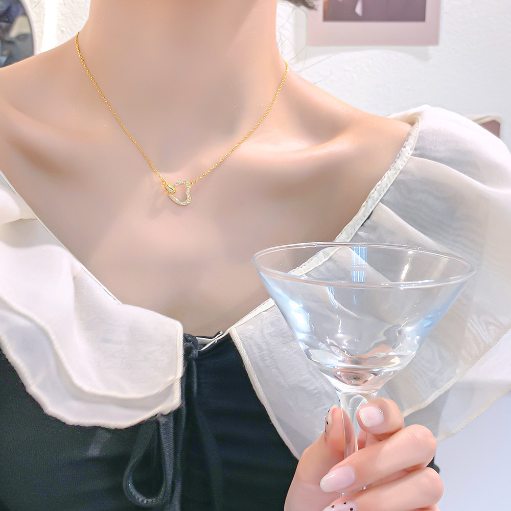 Women's Heart-to-heart Hollow Jeweled Zircon Fashion Stainless Steel Plated 18K Gold Necklace