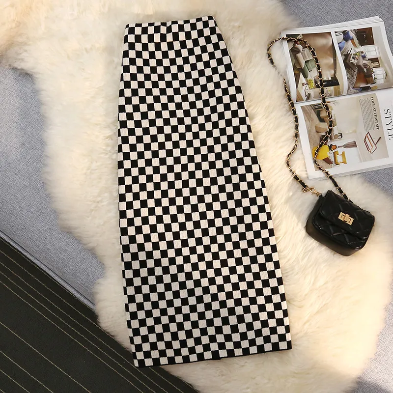 Chessboard Plaid Slim-fit Sheath A- Line Mid-length Plaid Stretch Knitted Overskirt - White
