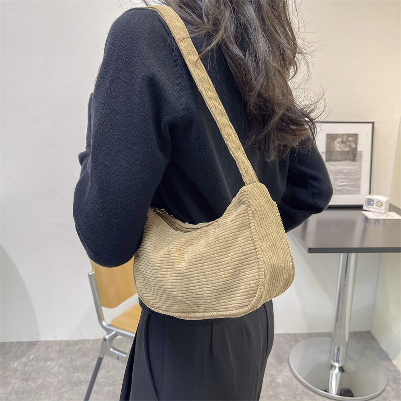 Title 1, Modische One-Shoulder-Achsel-Handtasche. Prakti...