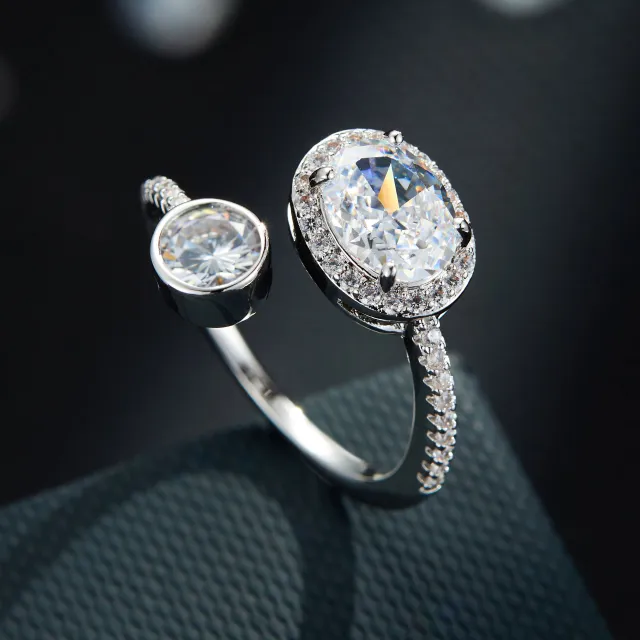 Oval Ice Flower Cut Fashion Women's Open Ring R17457K000 - Shop at LoveMi
