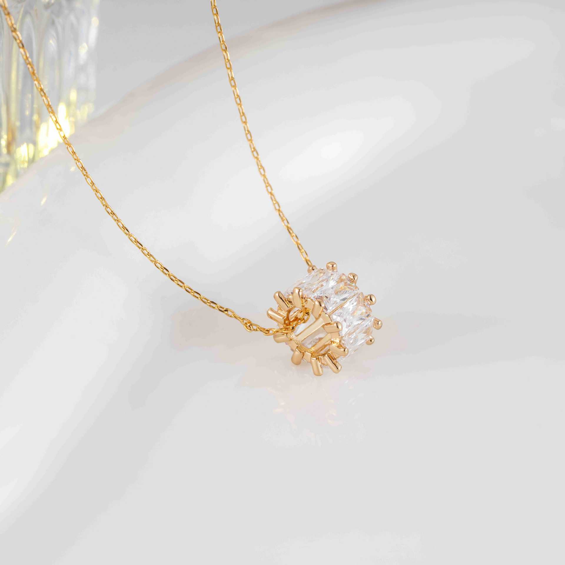 Lucky Wheel Small Waist Electroplating Real Gold Necklace