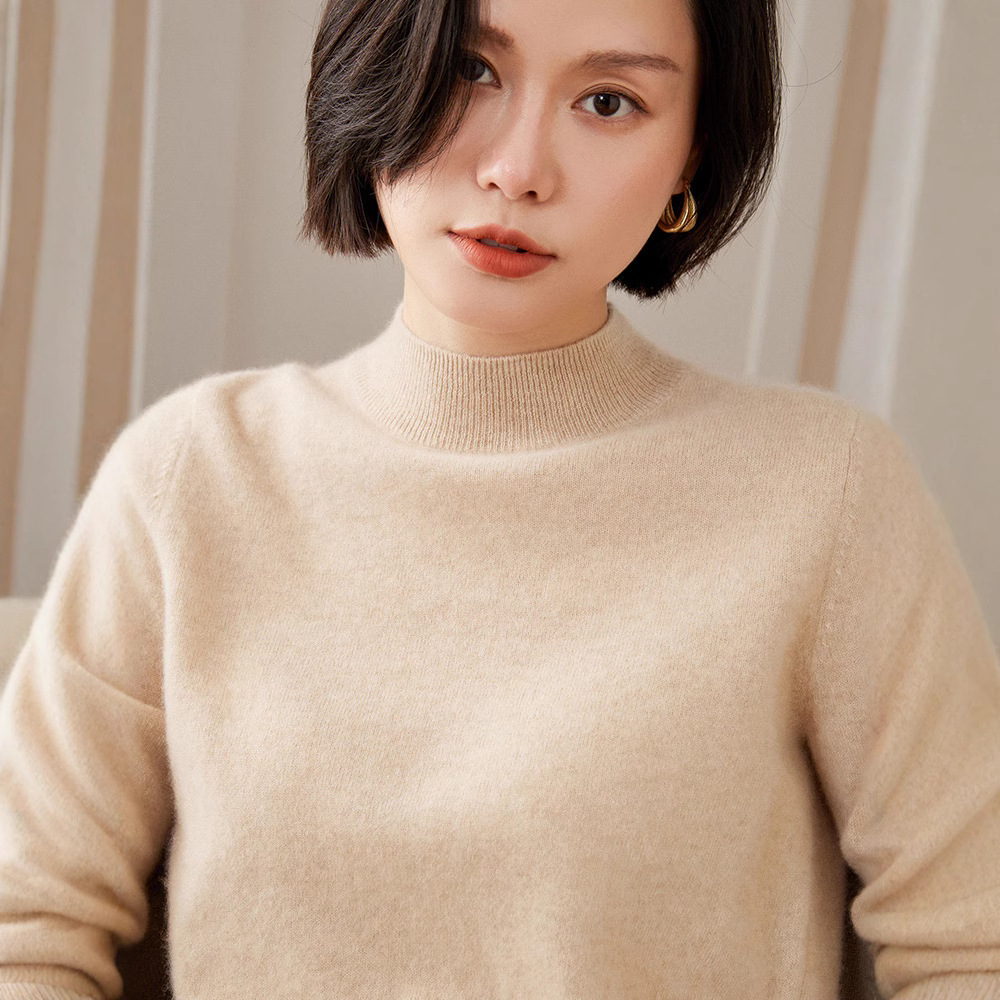 Womens Solid-Color Loose-Fit Mock-Neck Cashmere Sweater