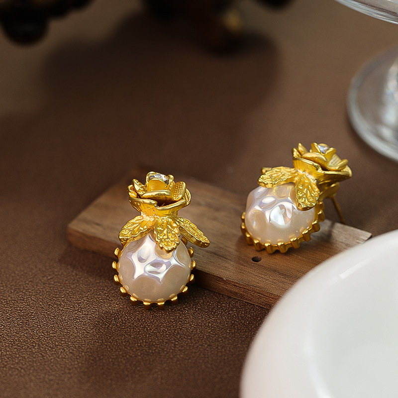 Silver Stud Rhinestone-encrusted Flower Irregular Pearl Earrings Elegant