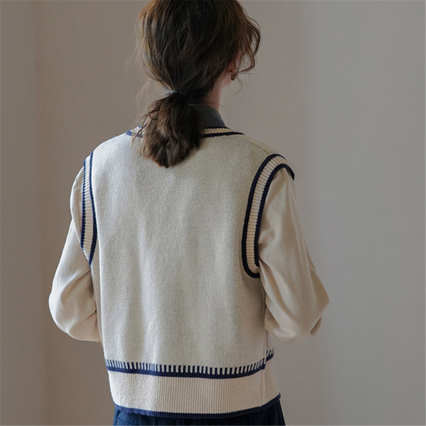 Retro Lazy Style Jacquard Short Sweater Vest Women's V-neck Base Top