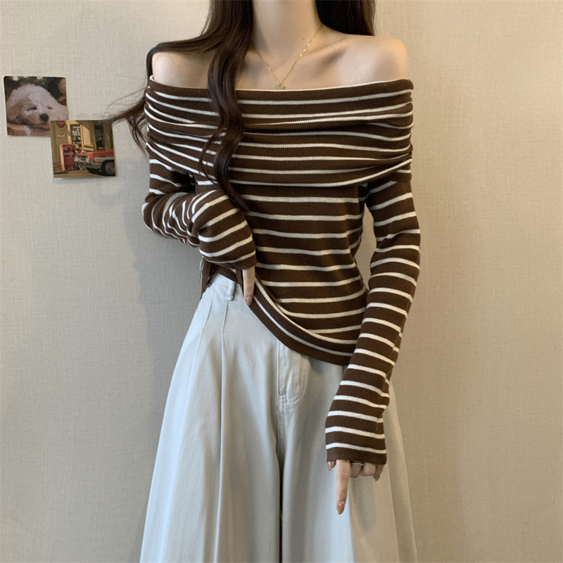 Title 6, Autumn New Off-shoulder Striped Sweater