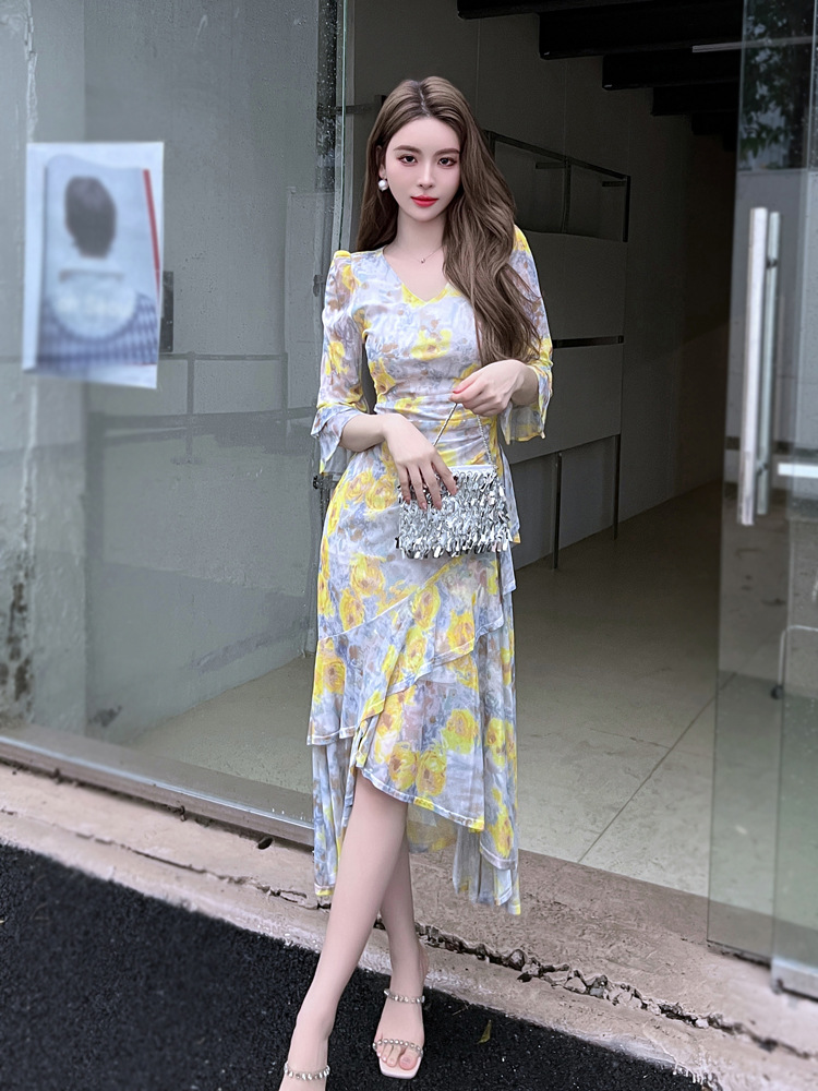 Waist-tight Slimming V-neckline High-end Affordable Luxury Yellow Printings Irregular Fishtail Skirt