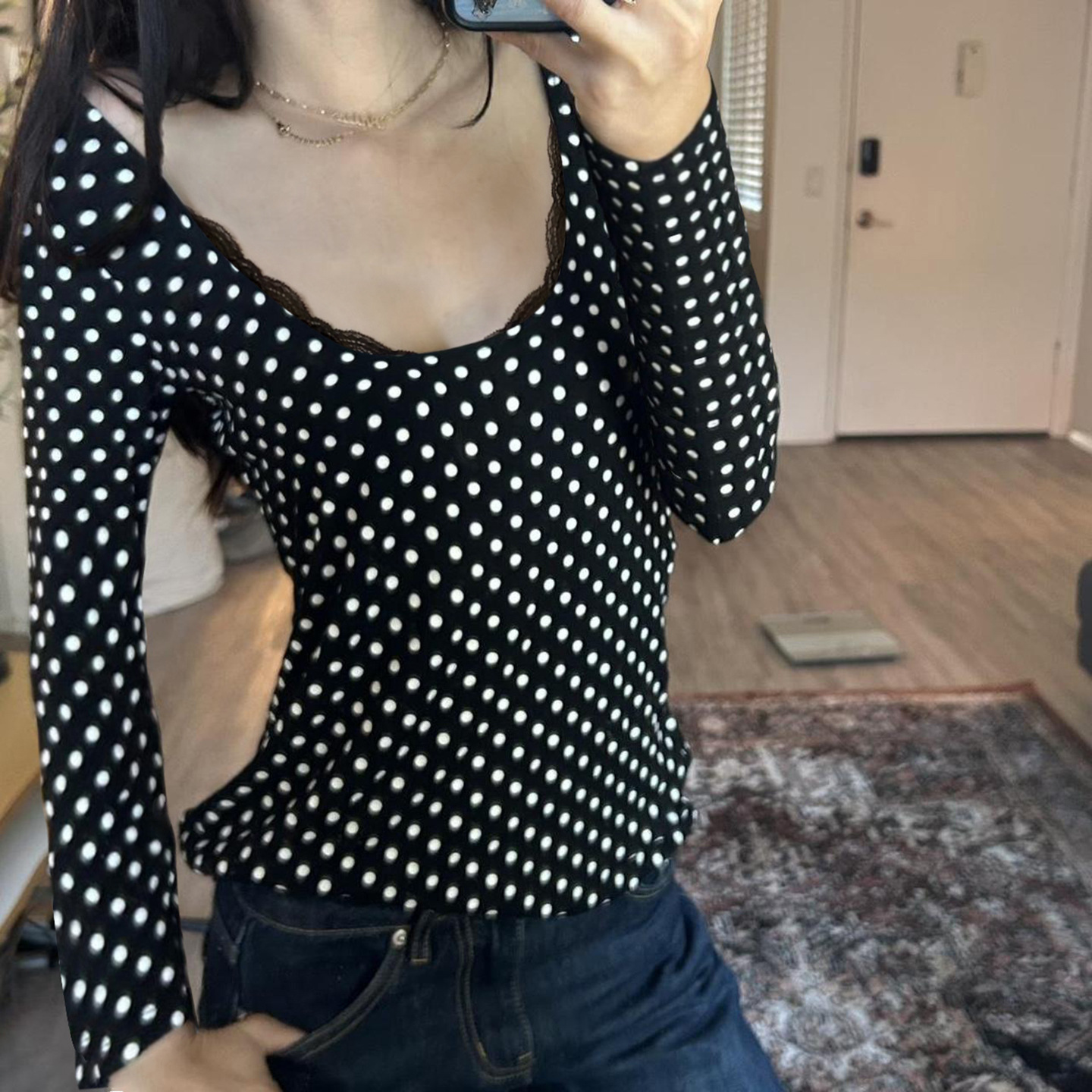 Womens Lace-Patchwork Slim-Fit Top That Flatters Your