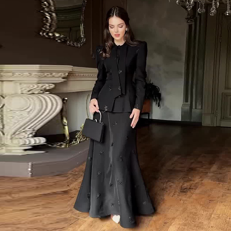 Womens Black Chic Figure-flattering Long-sleeve Suit