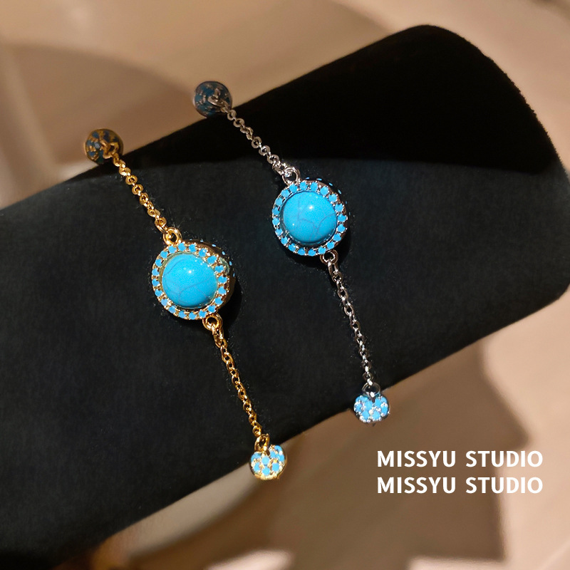 Minimalist Designer-style Niche Bracelet Delicate Womens Jewelry