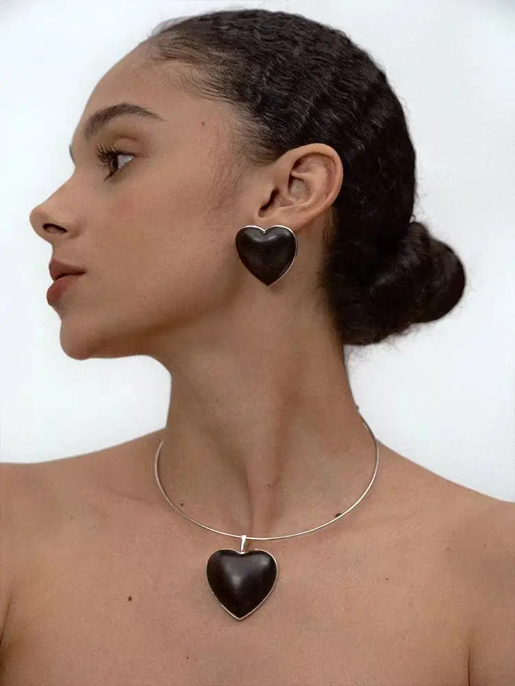 Autumn And Winter Ebony LOVE Necklace