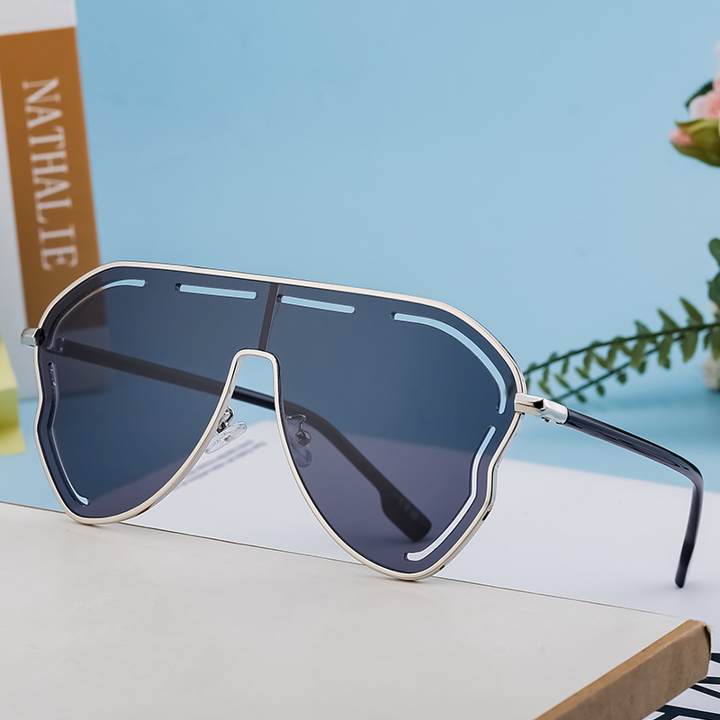 Women's Personality High Sense Sun-resistant Sunglasses - Image 4