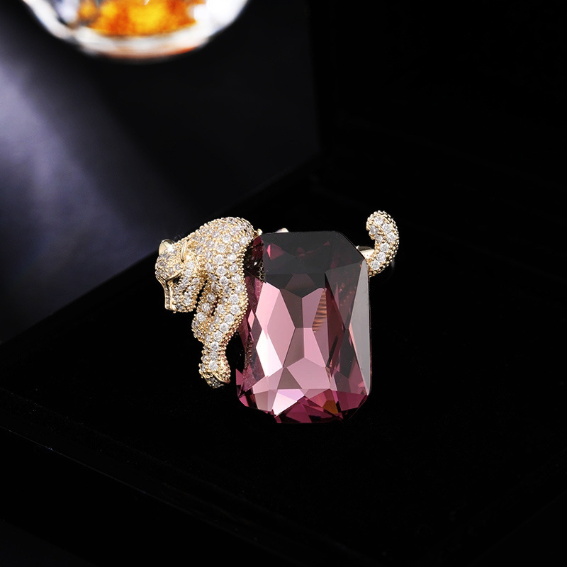 Leopard Brooch, picture 2 of 3