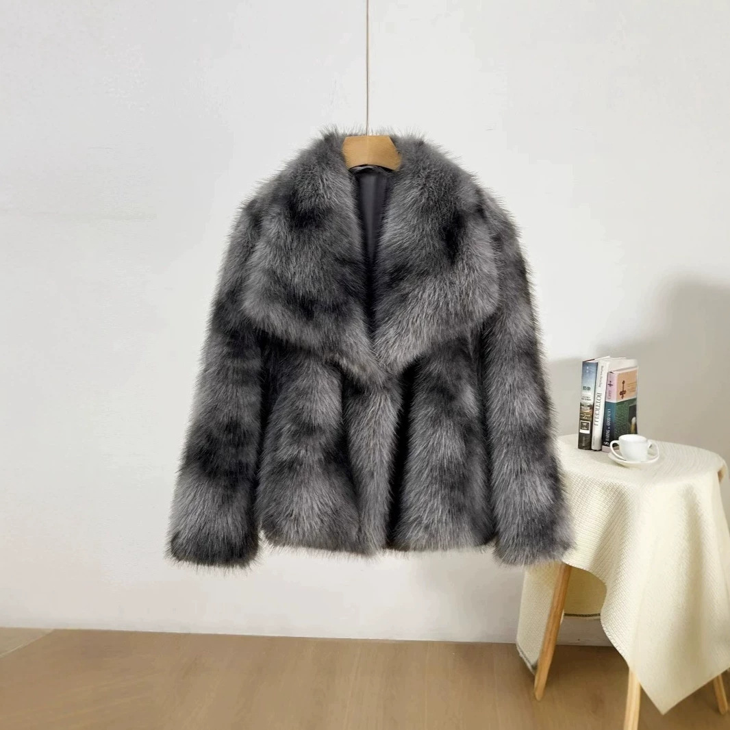Women's Faux Fur Coat With A Large Lapel Plus Size