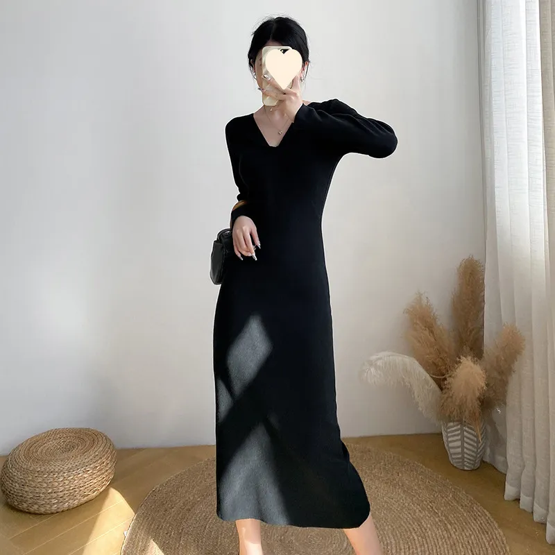Vneck Longsleeve Knitted Bodycon Skirt - Black
