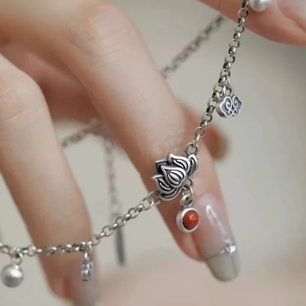 Traditional Chinese-style Retro Lotus-step Auspicious Cloud Anklet
