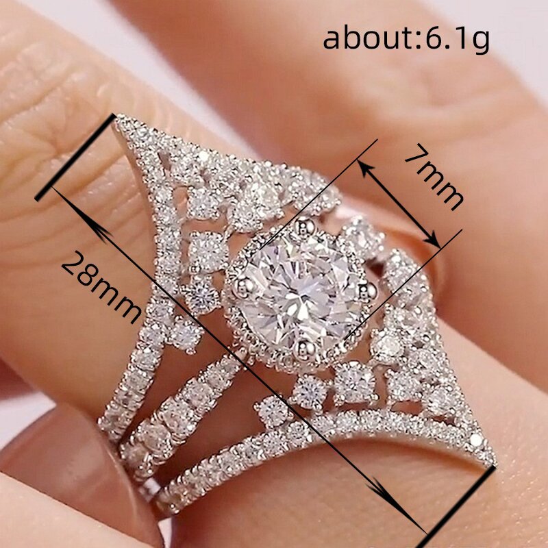 Fashion Girl Proposal With Dazzling Ring V-shaped