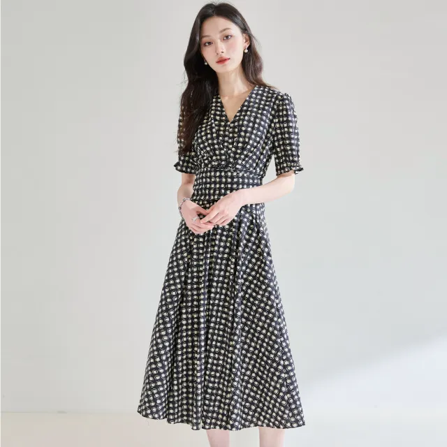 Black And White Lattice Pattern V neck Lace Up Waist Slimming Cotton A Line Mid length Dress Black - Shop at LoveMi