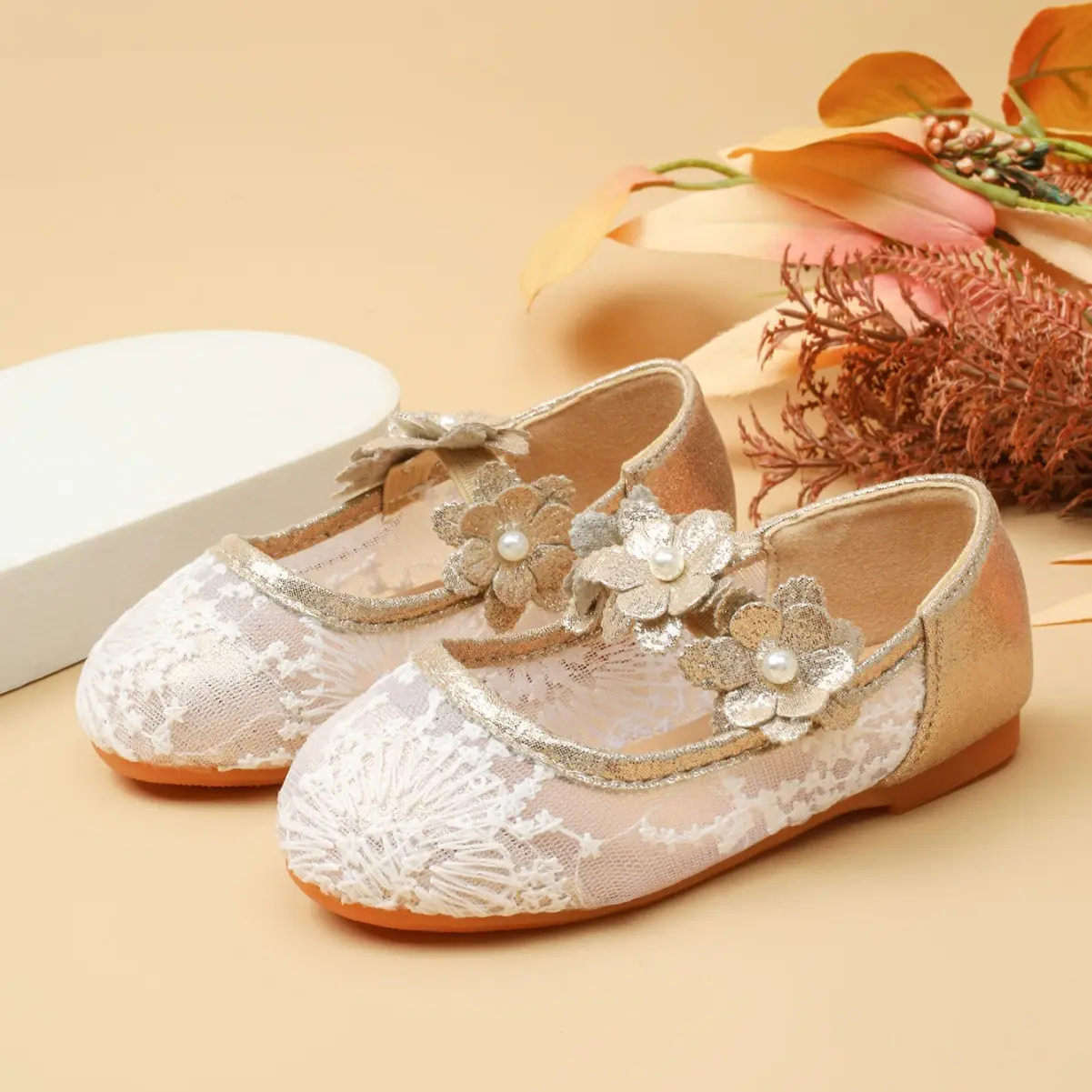 Ancient Style Soft Bottom Embroidered Flower Chinese