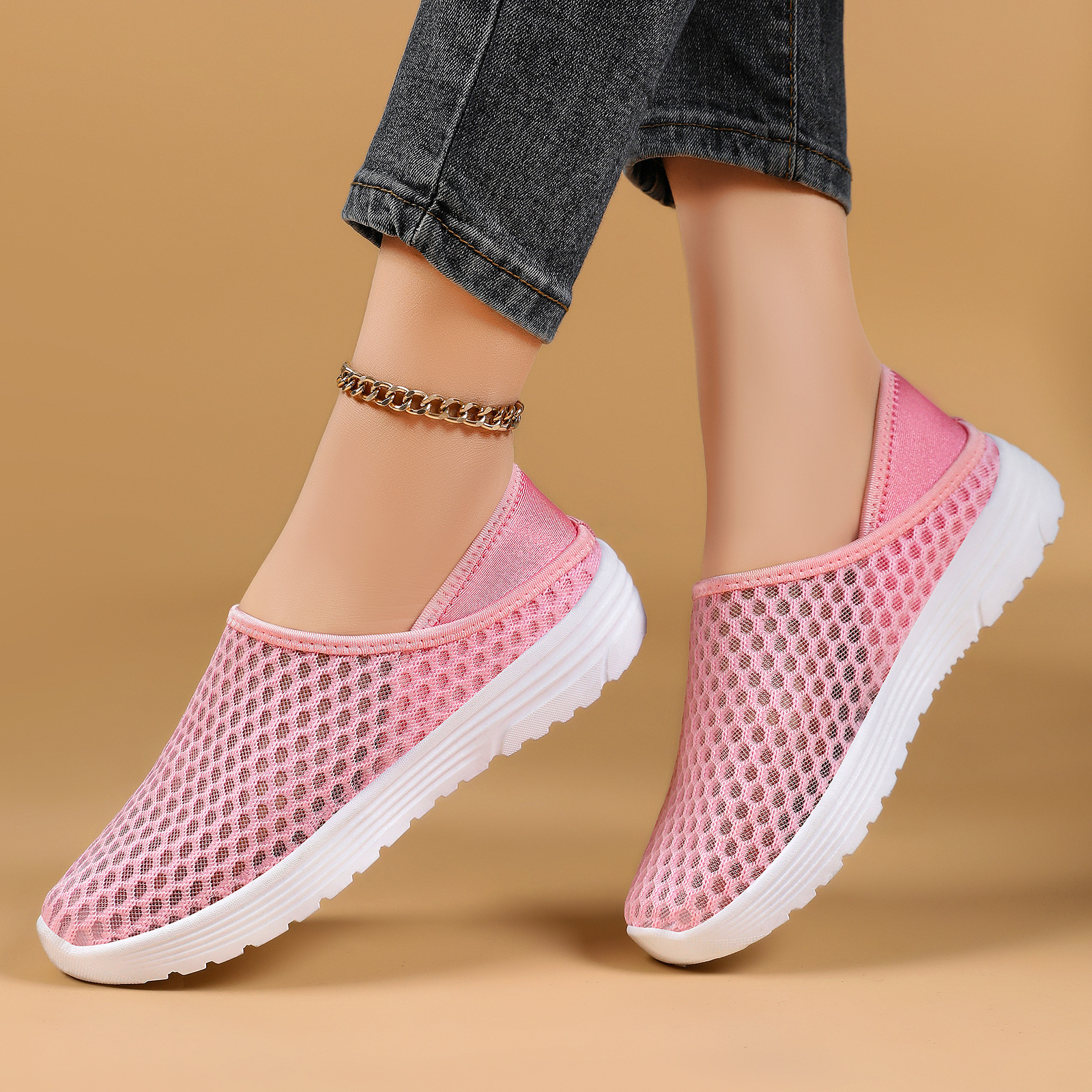 Large Size Lightweight Breathable Mesh Hole Half Slippers