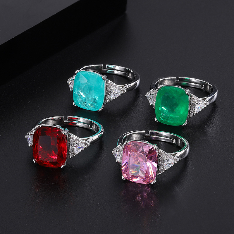 Women's Fashion Personalized Emerald Colored Gems Ring