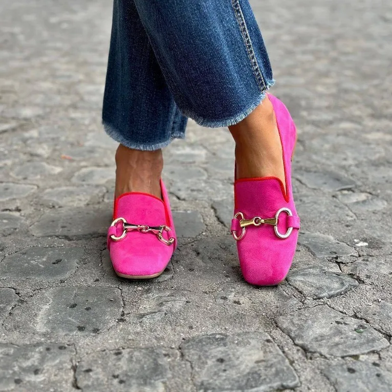 Flat Bottom Plus Size Metal Fastener Round Toe Loafers - Red