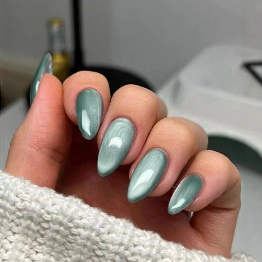 Glass-bead Luminous Cat-eye Almond-shaped Artificial Nails